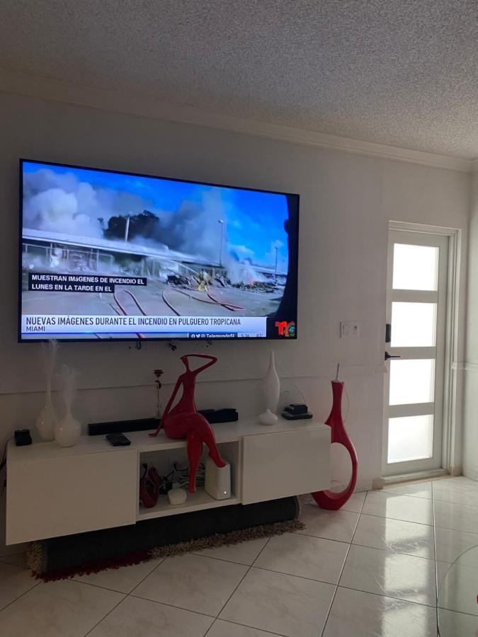Apartamento Beautiful House 7 Min From Miami Airport W Free Parking Exterior foto